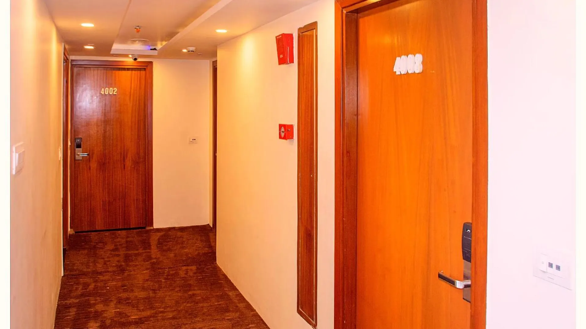 Hotel Ssr - Inn Near Shree Kashi Vishwanath Temple - A Top Four Star Hotel In Varanasi